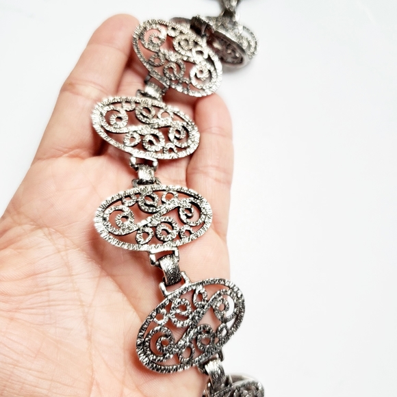 Vintage western concho  belt

Silver - Picture 5 of 9